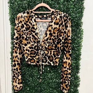 NEW! NEVER WORN! Crop top, long sleeve, Large, animal print from AKIRA.